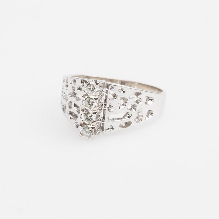 RING, 18K vitguld med briljantsliapde diamanter ca 0.30 ct.