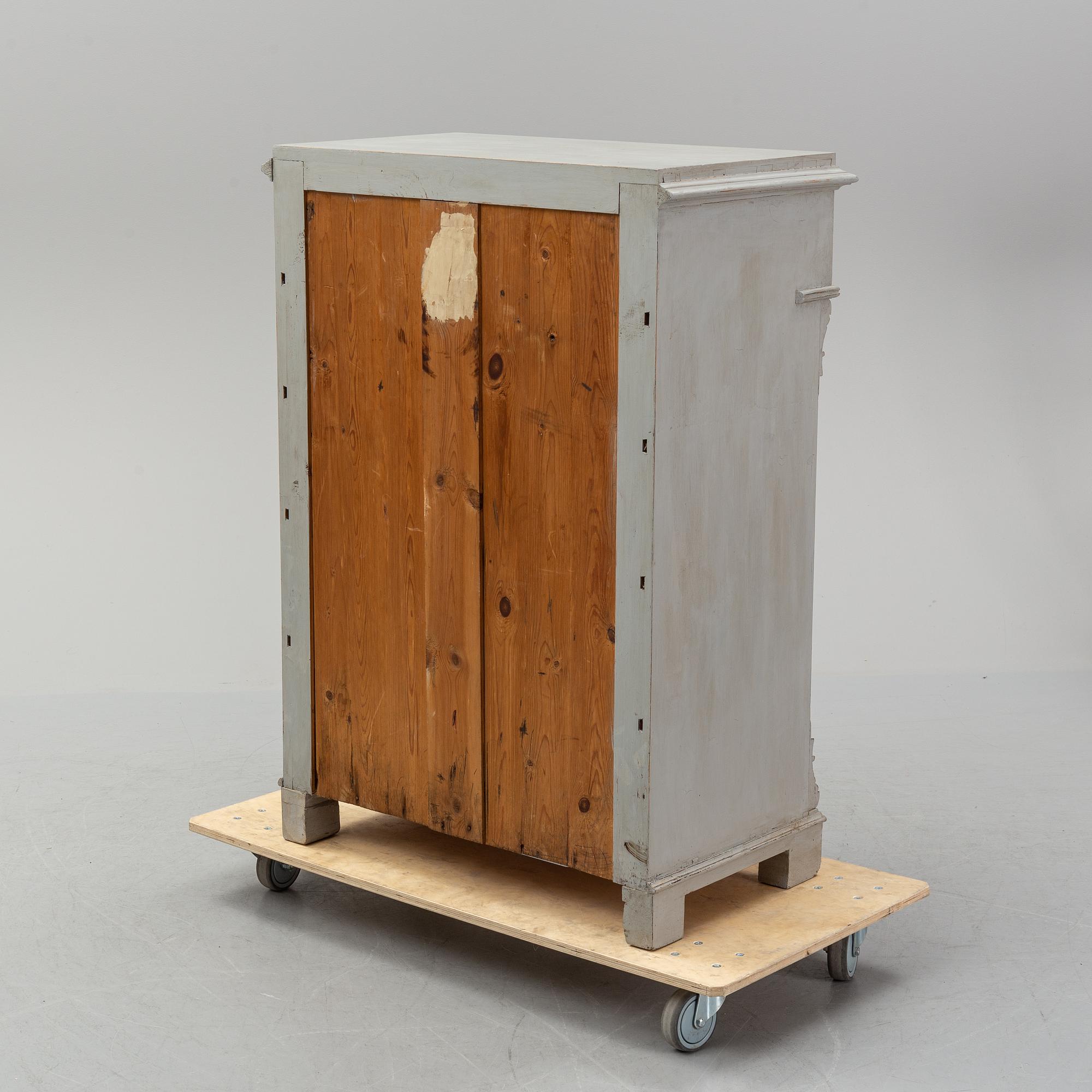 A renaissance revival chest of drawers, late 19th-century.