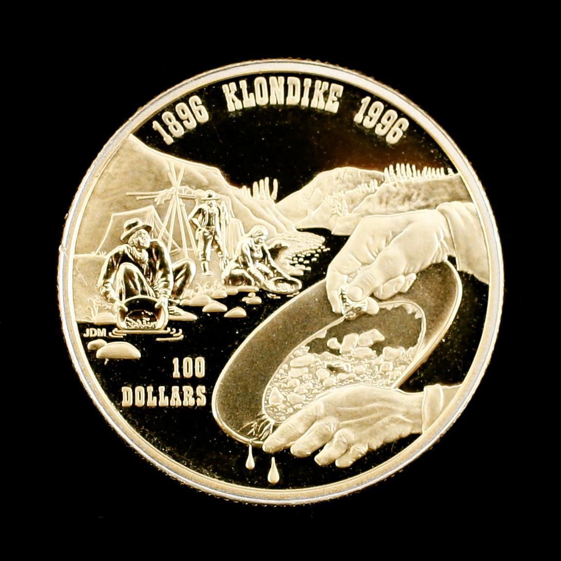 GULDMYNT, 14 k guld, Elizabeth II, Canada, 100 dollars. Vikt ca 13 gram.