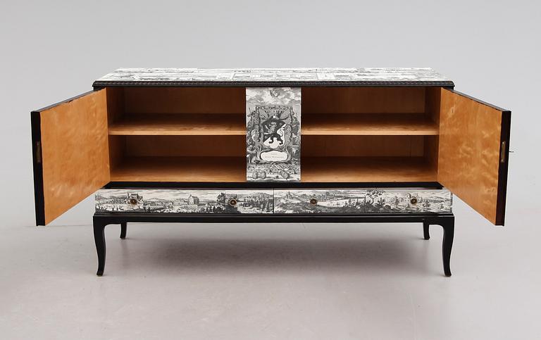 SIDEBOARD, 1900-talets första hälft.