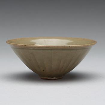 A celadon glazed bowl, Song dynasty (960-1279).