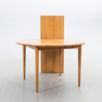 Dining table, model 893, Haslev Møbelsnedkeri A/S, Denmark.