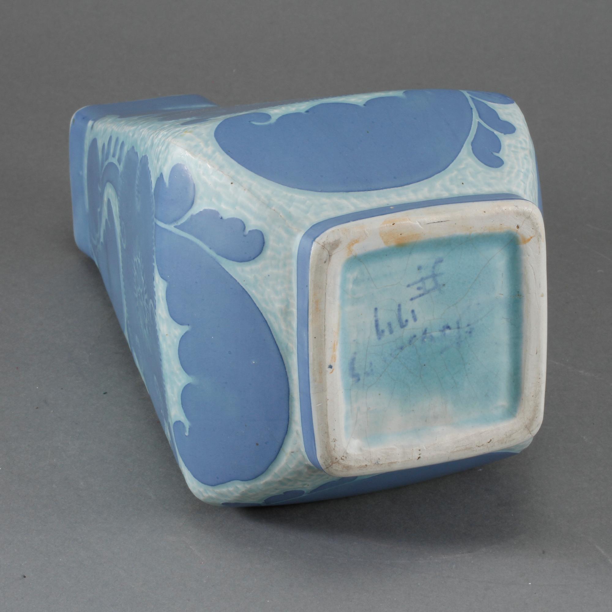 VAS, porslin, "Sgrafitto", Josef Ekberg, Gustavsberg, 1919.