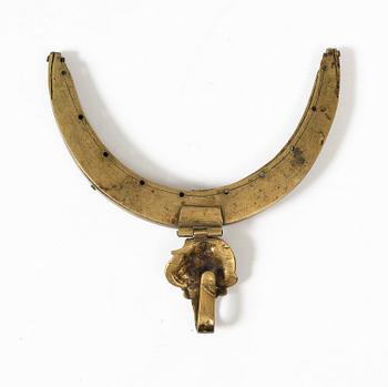 Mässingsföremål, fem stycken, 1700 - 1800-tal.