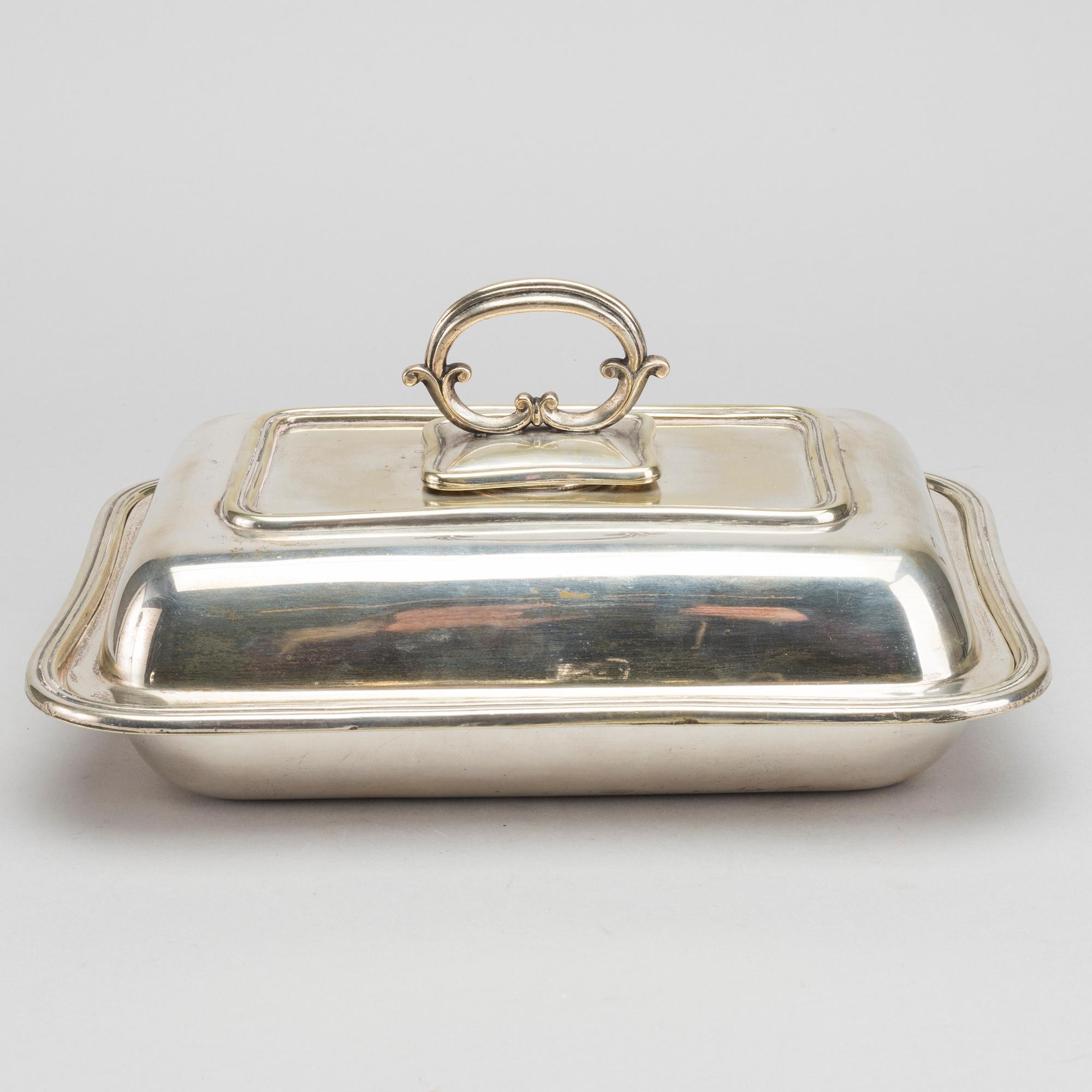 PLATED ENTRÈE DISH AND COVER.