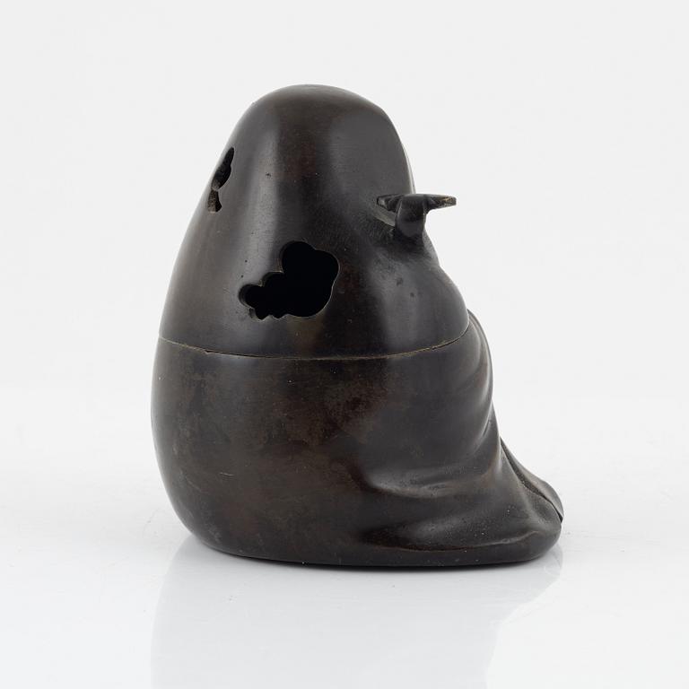 A Japanese bronze censer with cover, 20th Century.