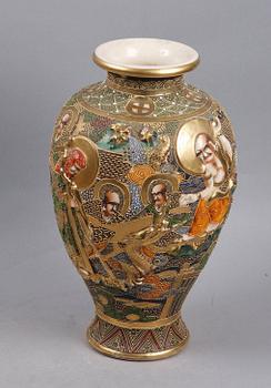 VAS, porslin, Satsuma, Japan, tidigt 1900-tal.