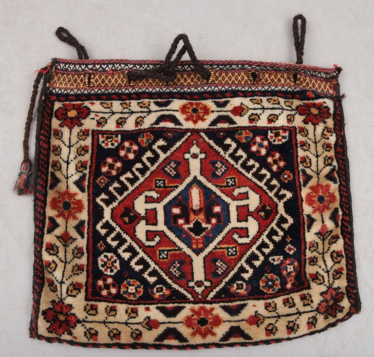 TÄLTVÄSKA, möjligen Lori, old. 56 x 61 cm.
