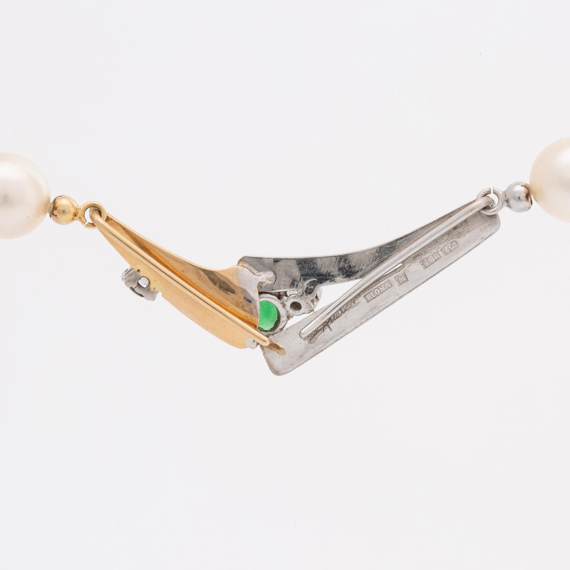 ELON ARENHILL, cultured pearls 8-9 mm, pendant 18K gold and whitegold w tsavorite and 2 diamonds approx 0,35 ct   total.