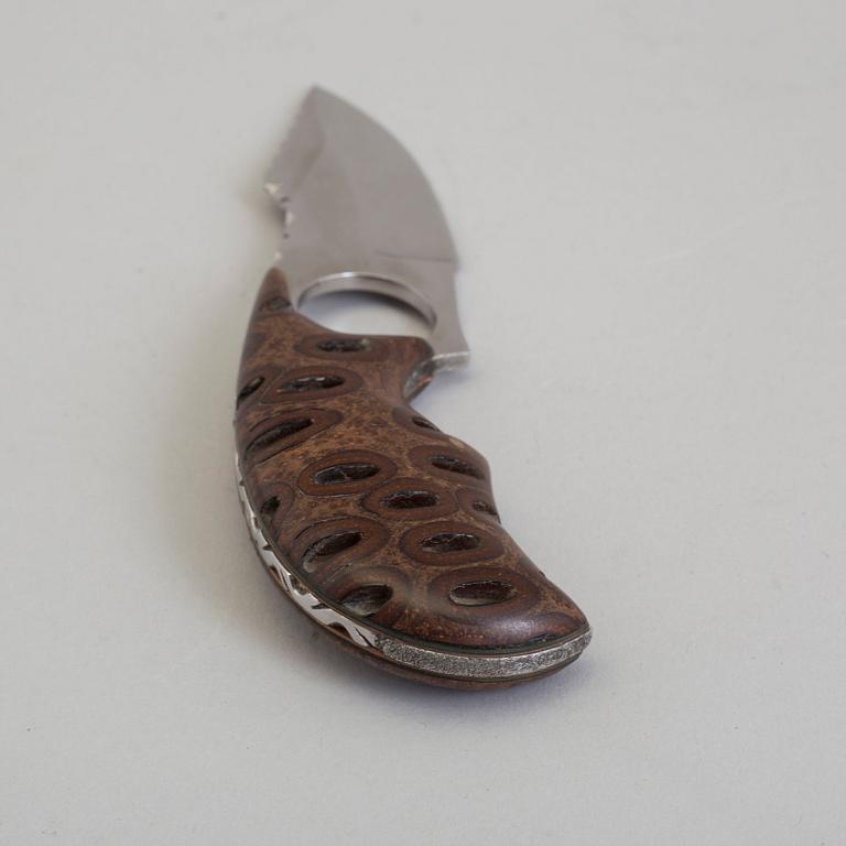 A contemporary knife by Andrzej Rybak.