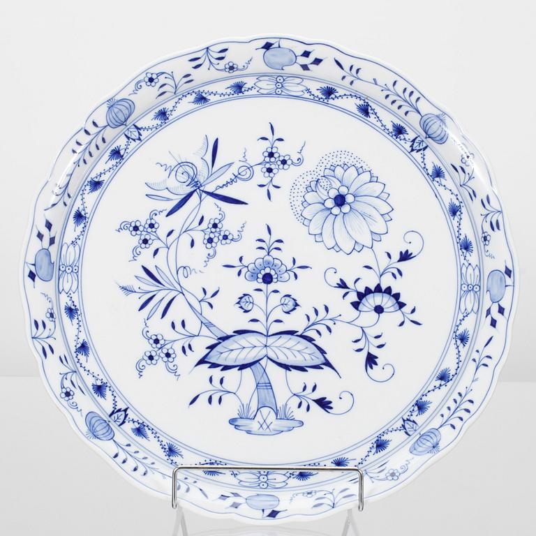 SERVERINGSFAT, porslin,  "Zwiebelmuster" / "Lökmönstret", Meissen, 1900-tal.
