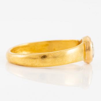 Ring, 23K gold with rose-cut diamond.