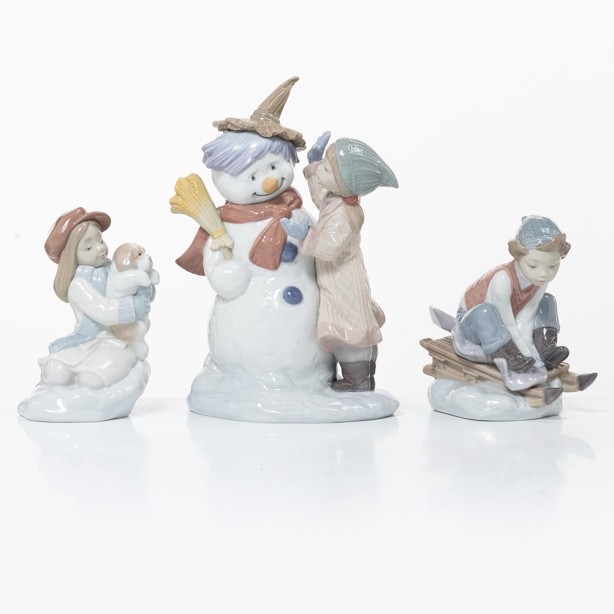 Lladró, figurines, 3 pcs, "Winter whimsy collection": "I'll keep you warm", "Look out below!", "Talk to me!", Spain.