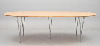 BORD. "Superellips", design Piet Hein och Bruno Mathsson.