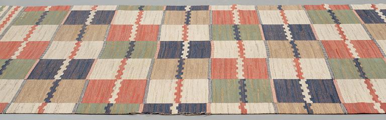 Märta Måås-Fjetterström, A carpet, "Vita Rutmattan", flat weave, ca 328 x 189,5-193,5 cm, signed AB MMF.