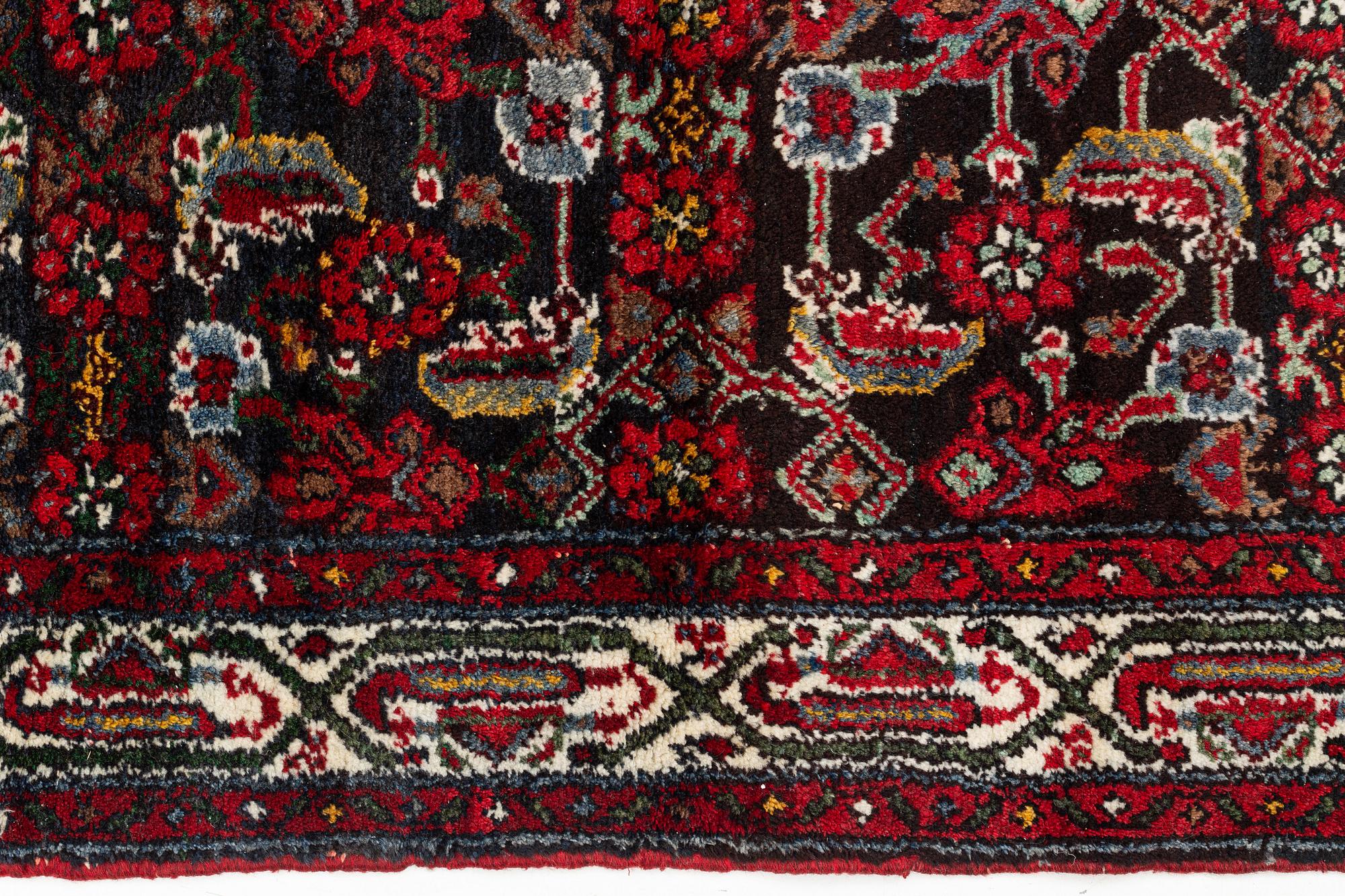 Gallery carpet, Old Hamadan, ca 100 x 286 cm.