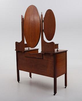 TOALETTBORD, England, 1900-talets första hälft.
