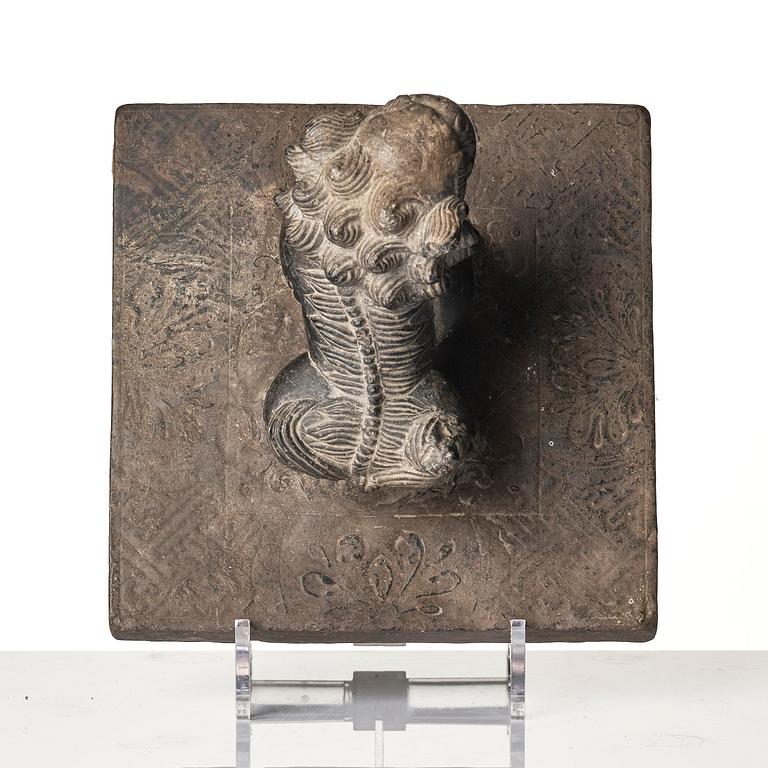 Pappersvikt, sten. Troligen sen Mingdynasti.