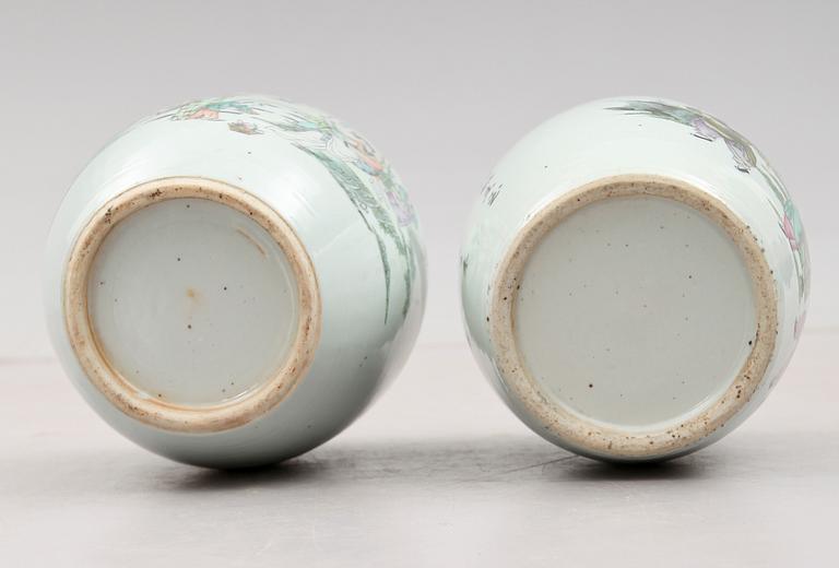 BOJANER, 2 st, porslin, ostindiska, 1900-tal.