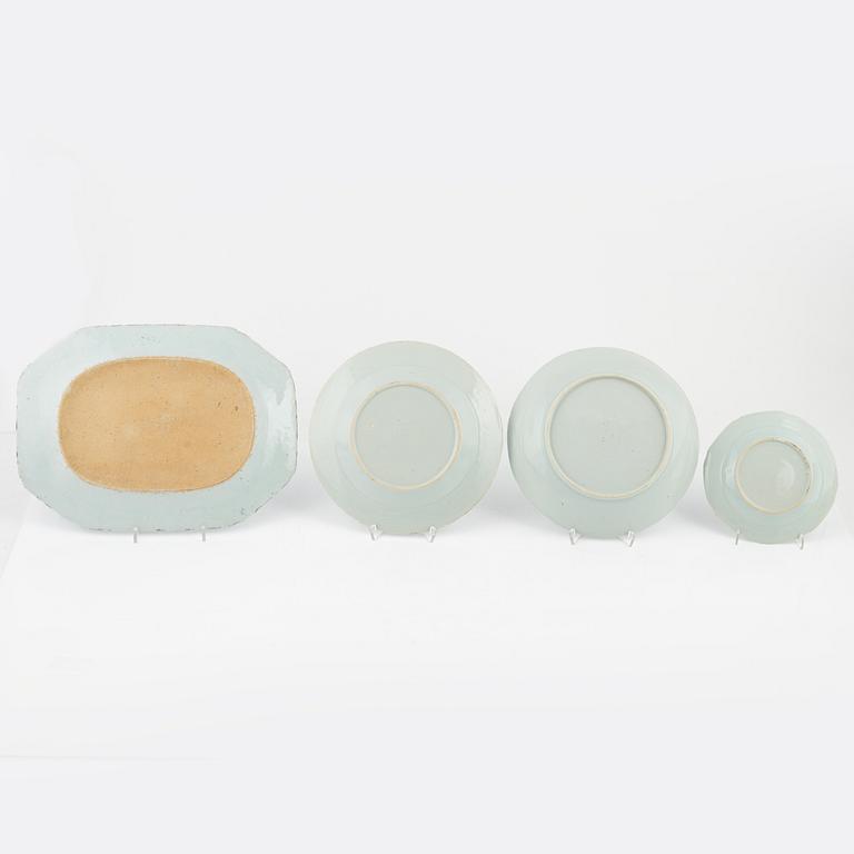 A part Chinese Export dinner service, Qing dynasty, Qianlong (1736-95). (14 pieces).