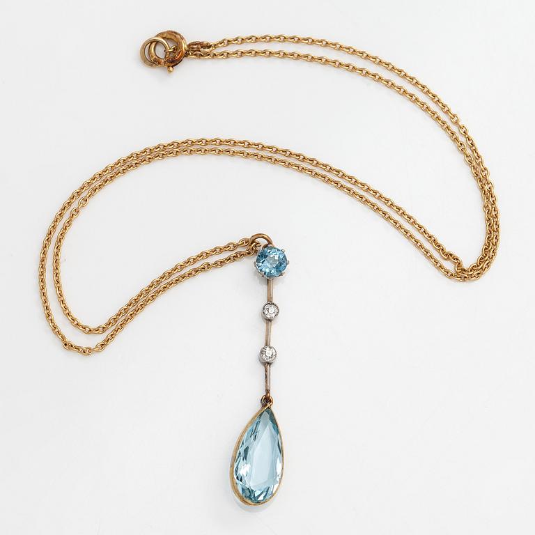 Halssmycke, droppslipad akvamarin,  gammalslipade diamanter, 14K guld.