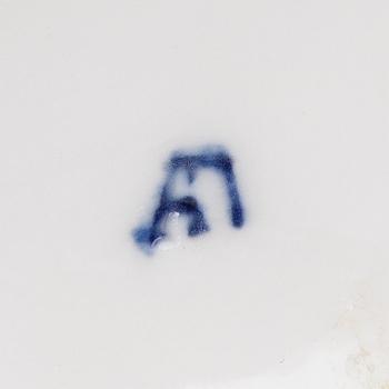 A RUSSIAN POPOV FIGURINE, porcelain, early 19th century.