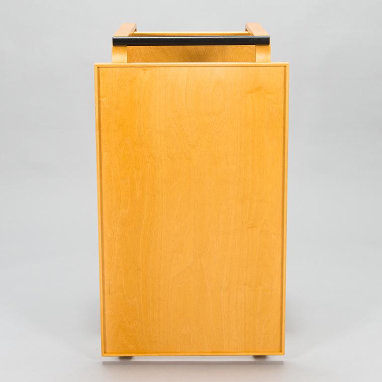 Alvar Aalto, a Special Edition Tea trolley 901 Honey 2021.