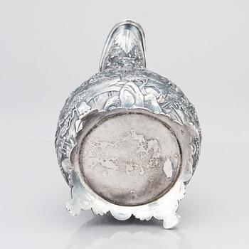 A Chinese export silver wine ewer, Qing dynasty, 19th Century.