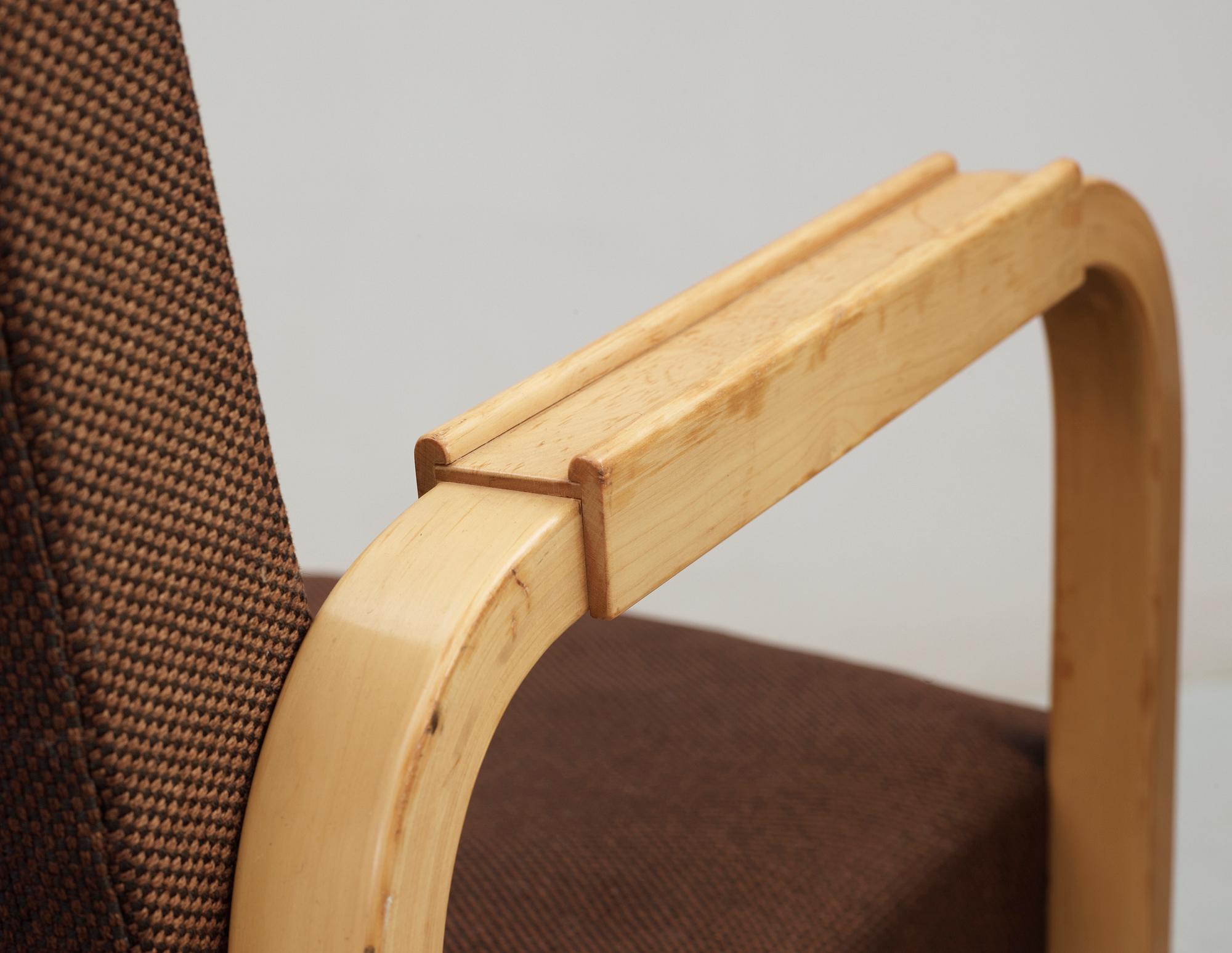 KARMSTOLAR, ett par, Alvar Aalto, för Artek.