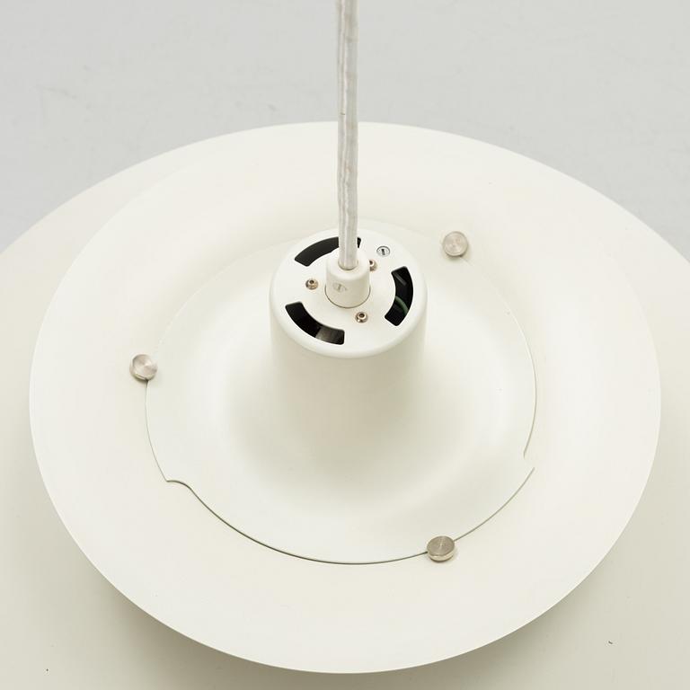 Poul Henningsen, taklampor, ett par, "PH-5", Louis Poulsen, Danmark.