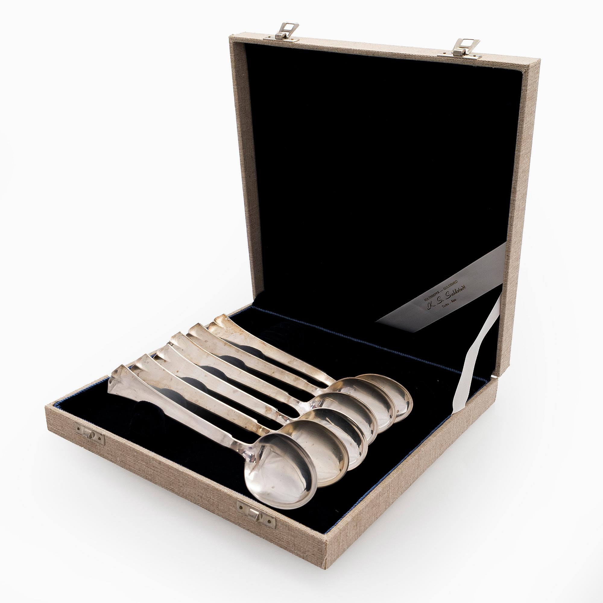 A 35-piece set of 'Jousi' (Bow) silver cutlery, Kultakeskus, Hämeeninna 1953-1979.