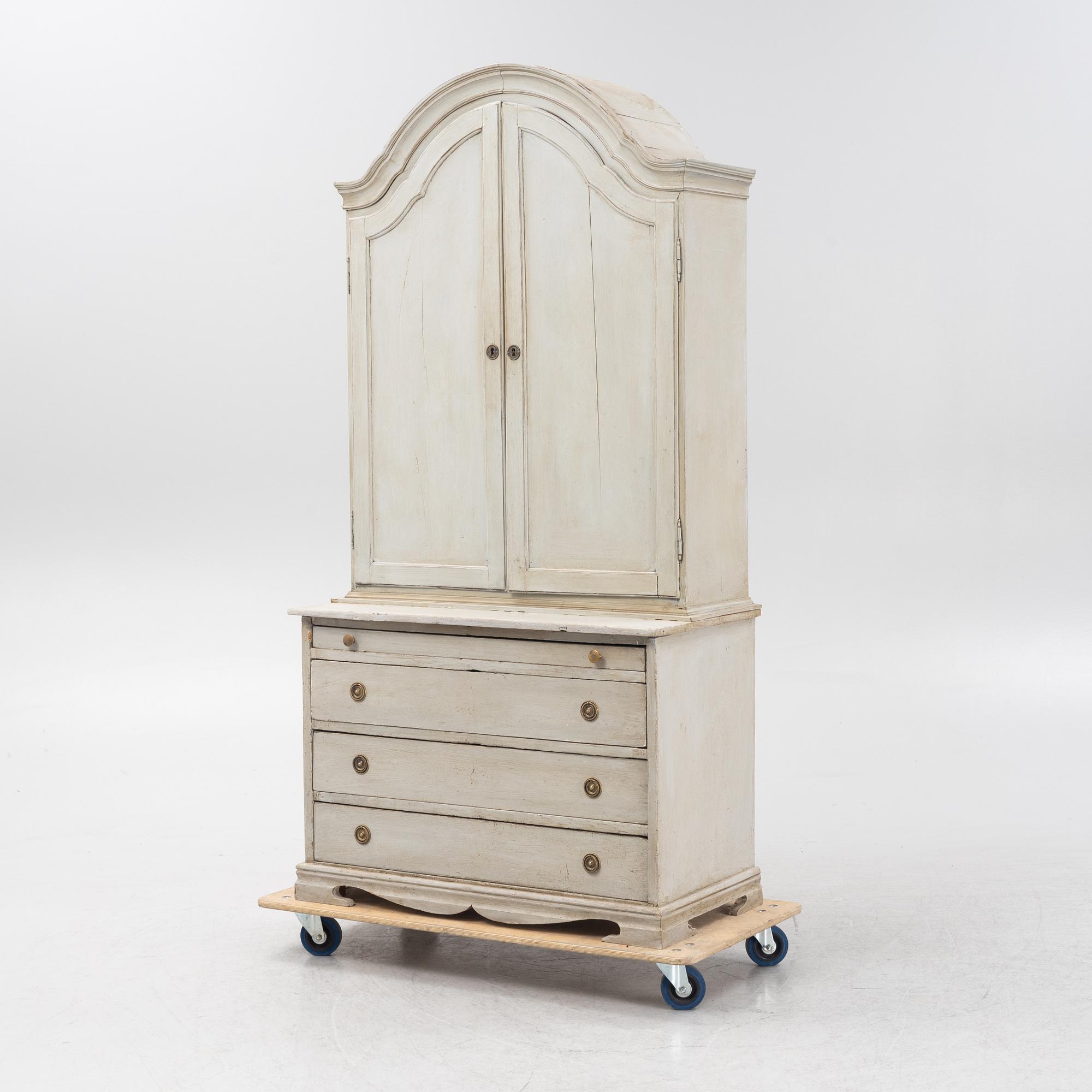 A cabinet, 19th Century.