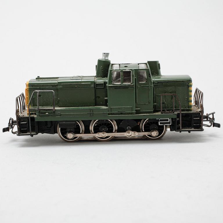 PARTI MODELLTÅG, 29 delar, huvudsakligen Märklin, Tyskland, 1900-talets andra hälft.