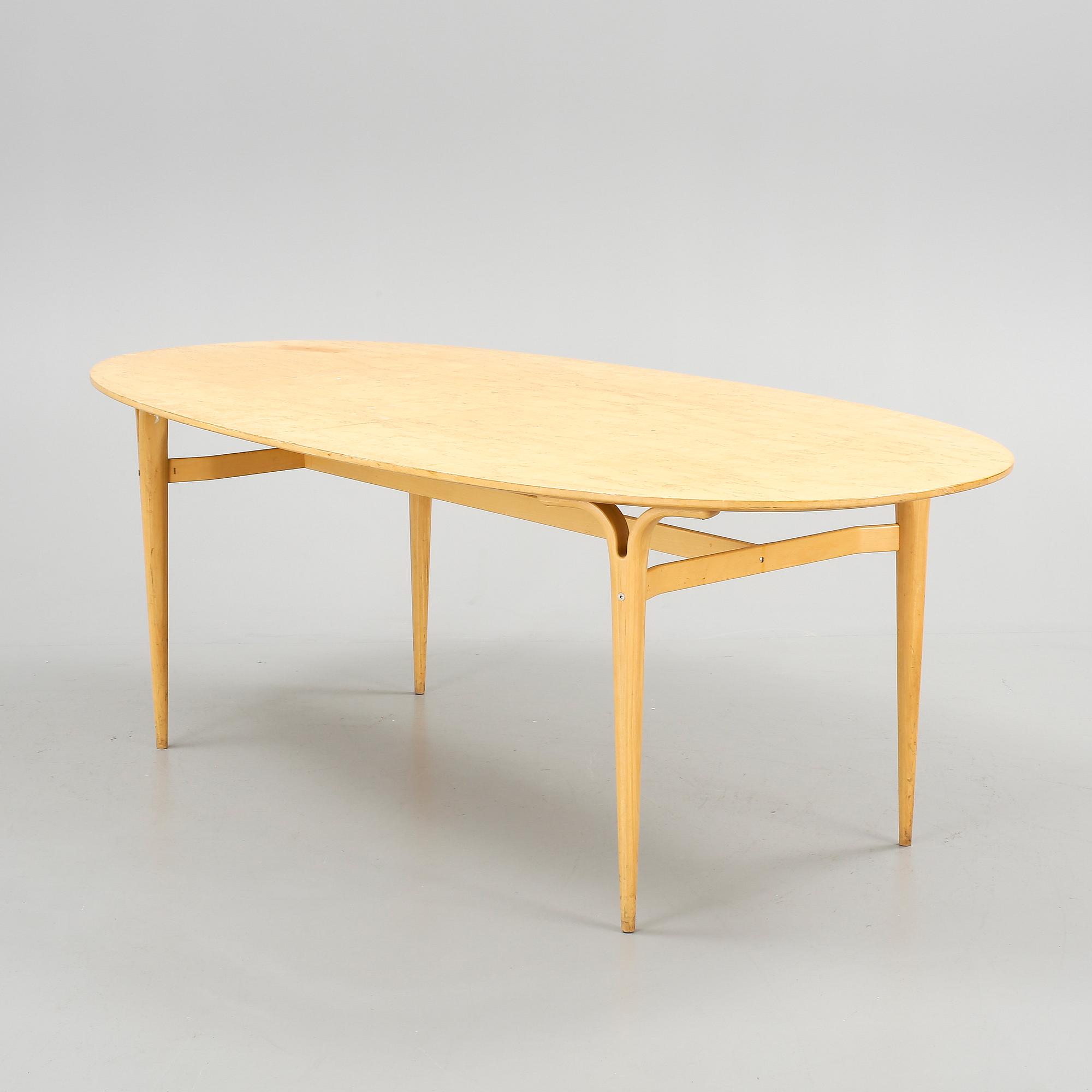 MATBORD. "Superellips", Bruno Mathsson och Piet Hein för Fritz Hansen, Danmark.