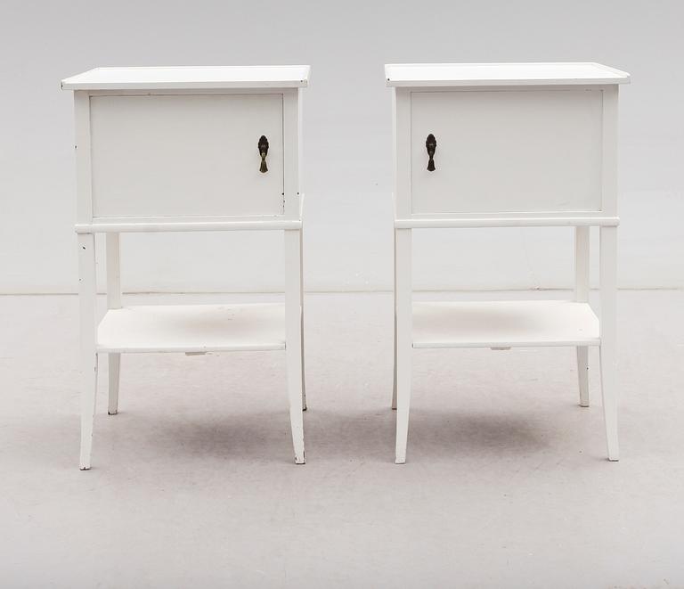 SÄNGBORD, 1 par, 1900-talets första hälft.