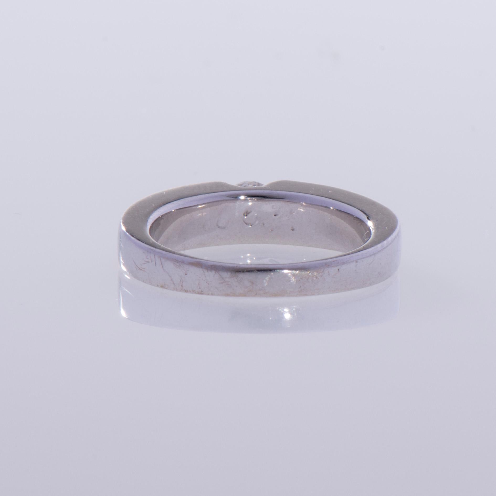 RING, 18K vitguld, briljantslipad diamant. Vikt ca 8,3 g.