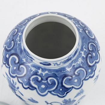 A blue and white porcelain urn with cover, China, 20th century.