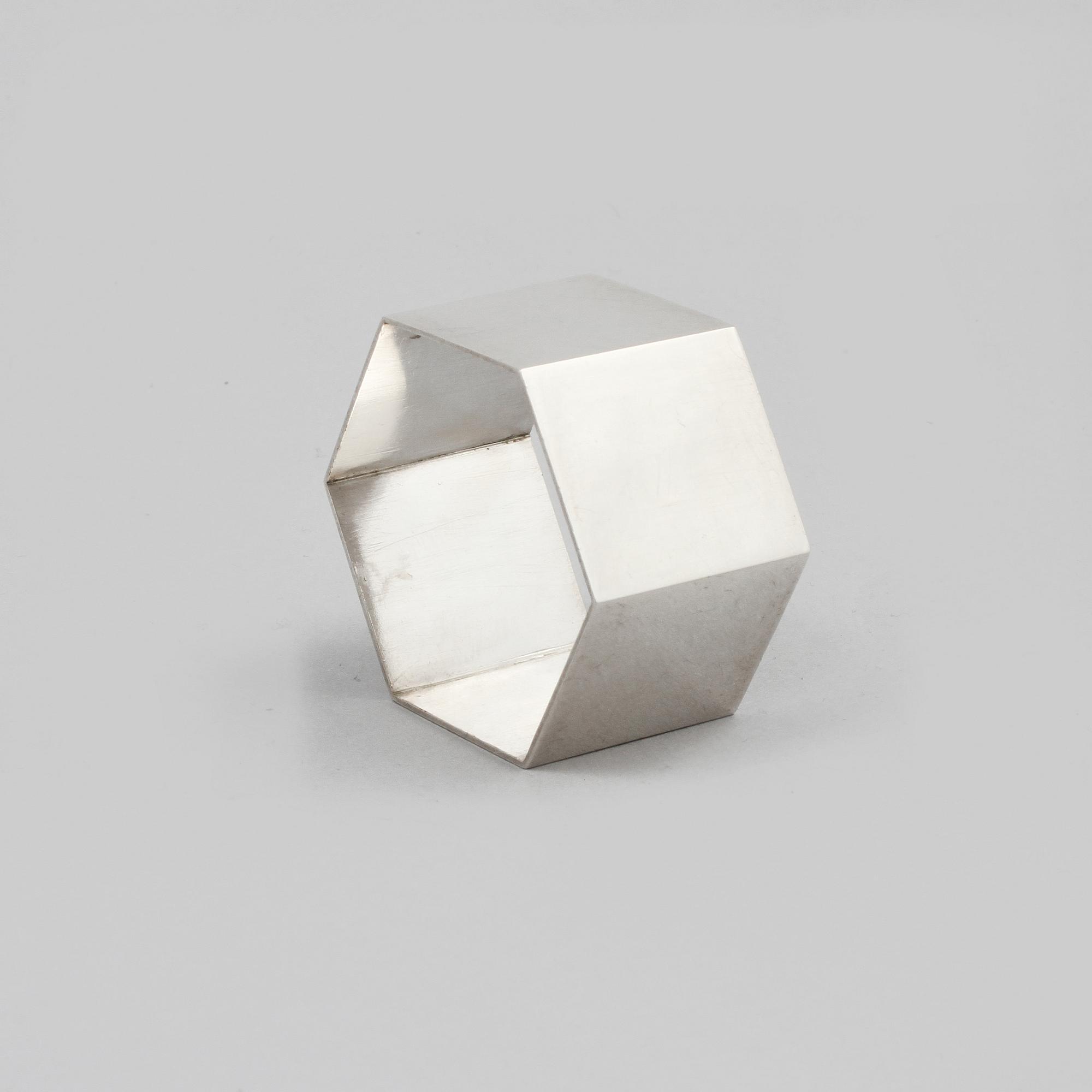 SERVETTRING, silver, Wiwen Nilsson, Lund, 1954, vikt 26 g.