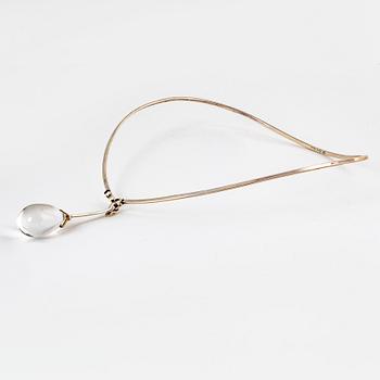 Vivianna Torun Bülow-Hübe, halssmycke, egen verkstad, Stockholm, 1964, silver och glas.