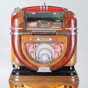 JUKEBOX, Wurlitzer Model 81, on original wooden stand "Mae West".
