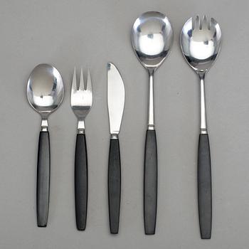 BESTICKUPPSÄTTNING, bakelit och rostfritt stål, 38 delar. 1950/60-tal.
