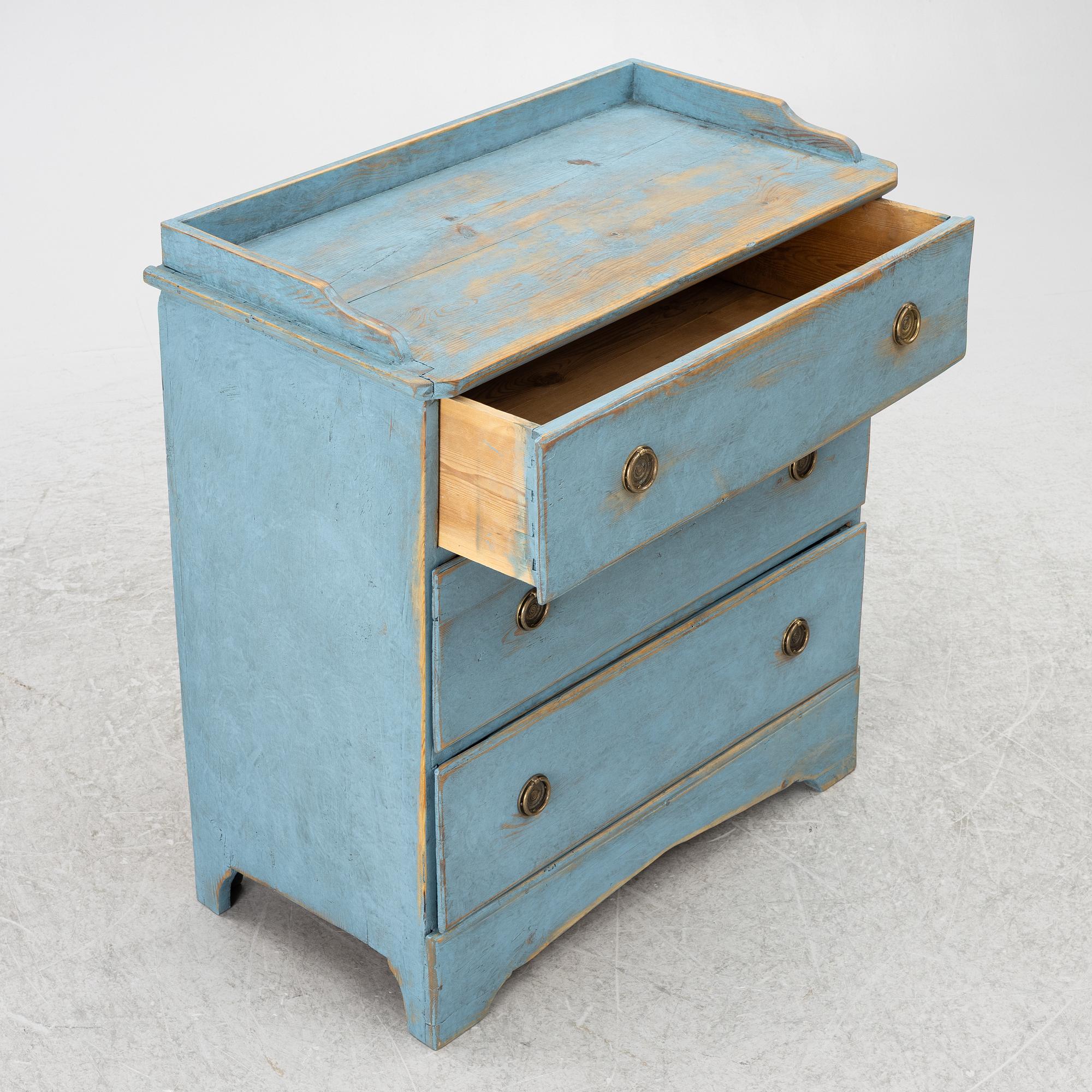 A 19th century chest of drawers.