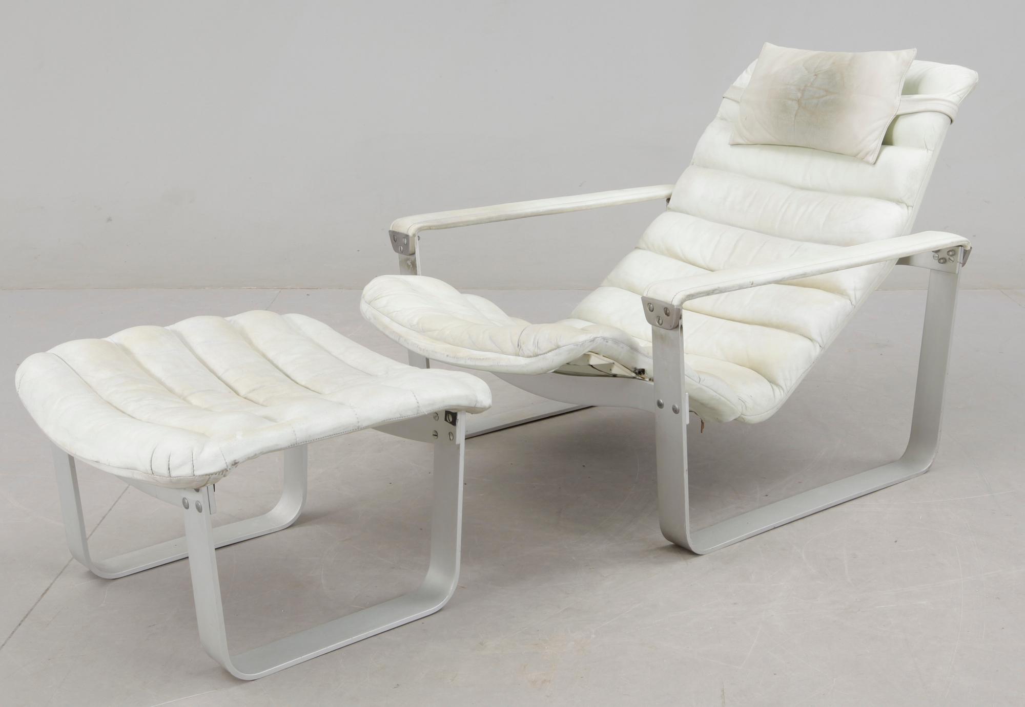 FÅTÖLJ MED FOTPALL, "Pulkka", Ilmari Lappalainen för Asko Oy, omkring 1970.