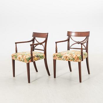 Karmstolar ett par Regency-stil 1900-talets mitt.