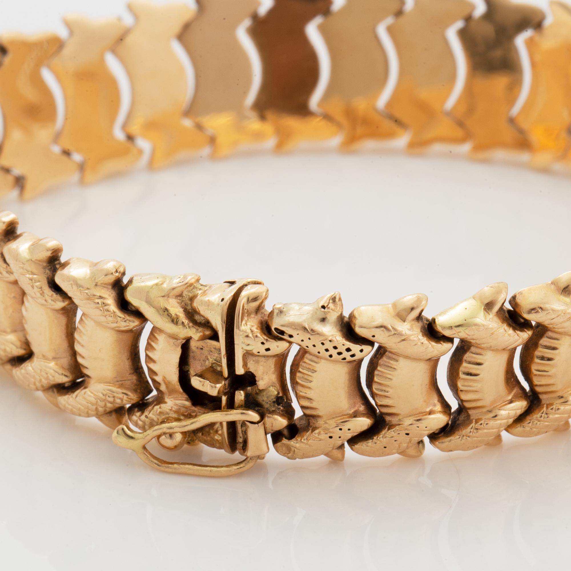 18K gold bracelet.