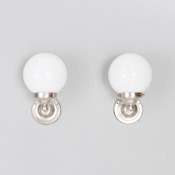 A pair of 1930s wall lights.