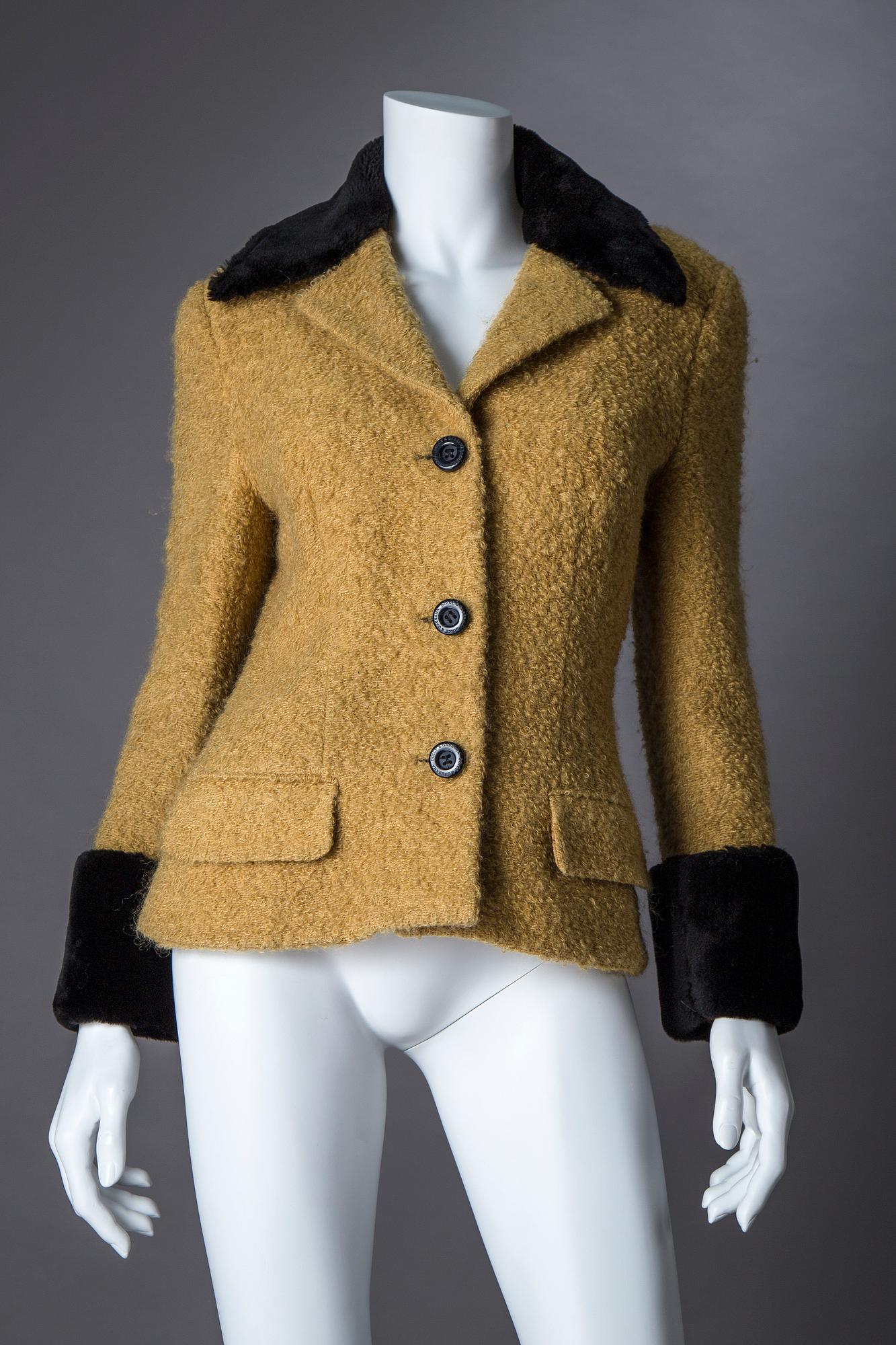 DOLCE & GABBANA, jacka storlek 40.