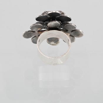RING, silver, Pentti Sarpaneva, 1969. Vikt 17,9 gram.