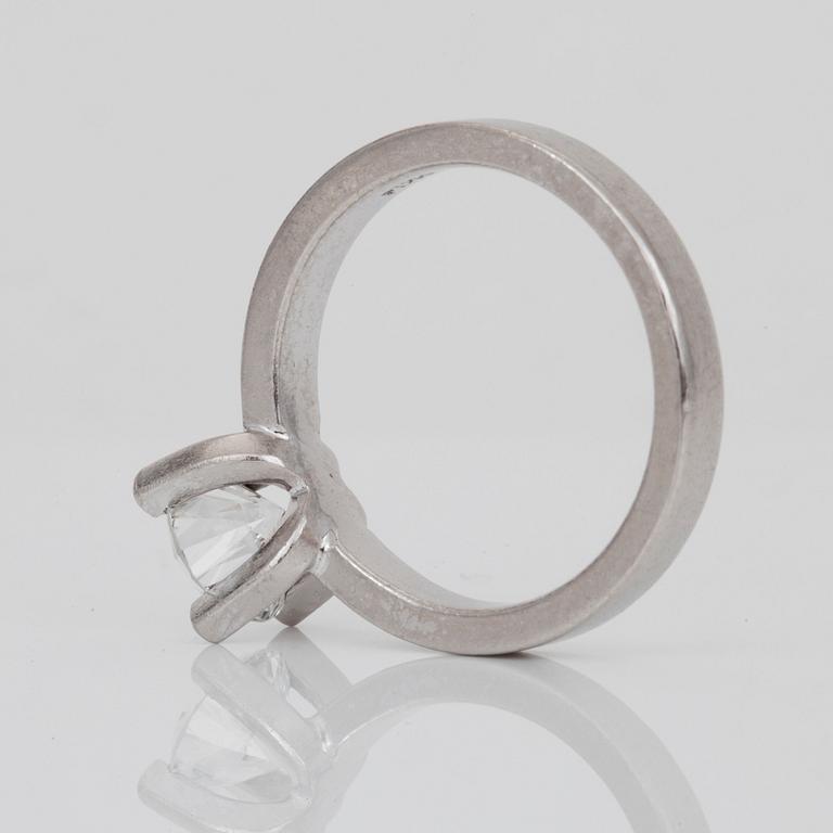 A circa 1.63 ct brilliant-cut diamond ring. Quality circa F/VVS.