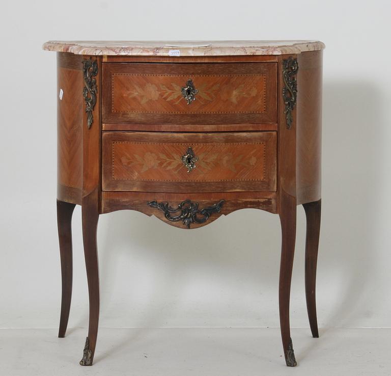 BYRÅ, Louis XVI-stil.